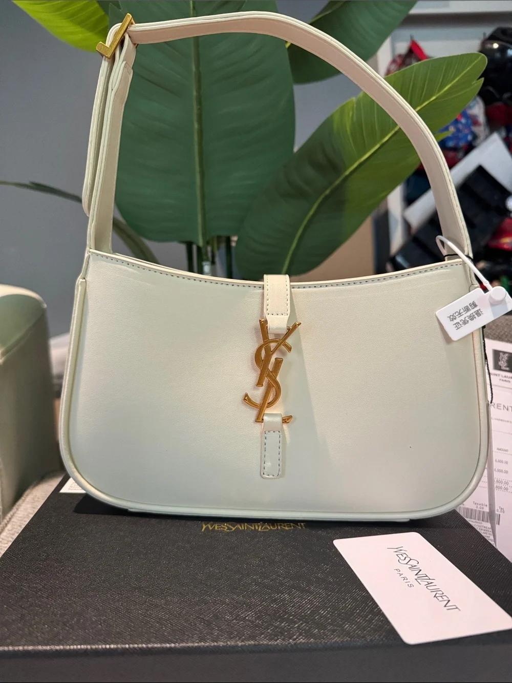 Fashion Cream YSL Shoulder Bag with Gold Logo Hardware - Picture 2 of 10